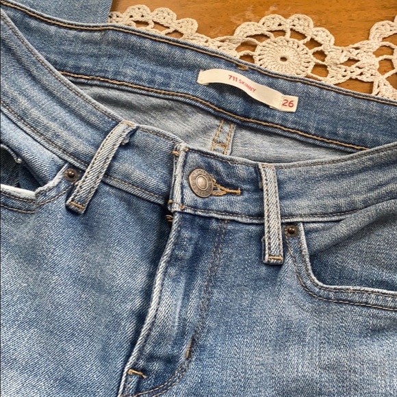 🖤 Levi’s Deconstructed Jeans 🖤 - Picture 4 of 5